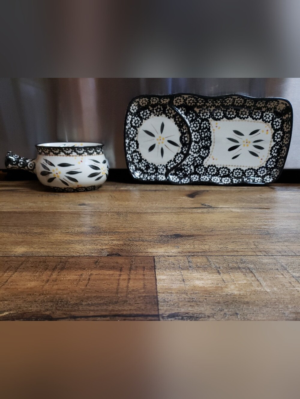 Tempations Old World Pattern Soup & Snack Tray Matching Set